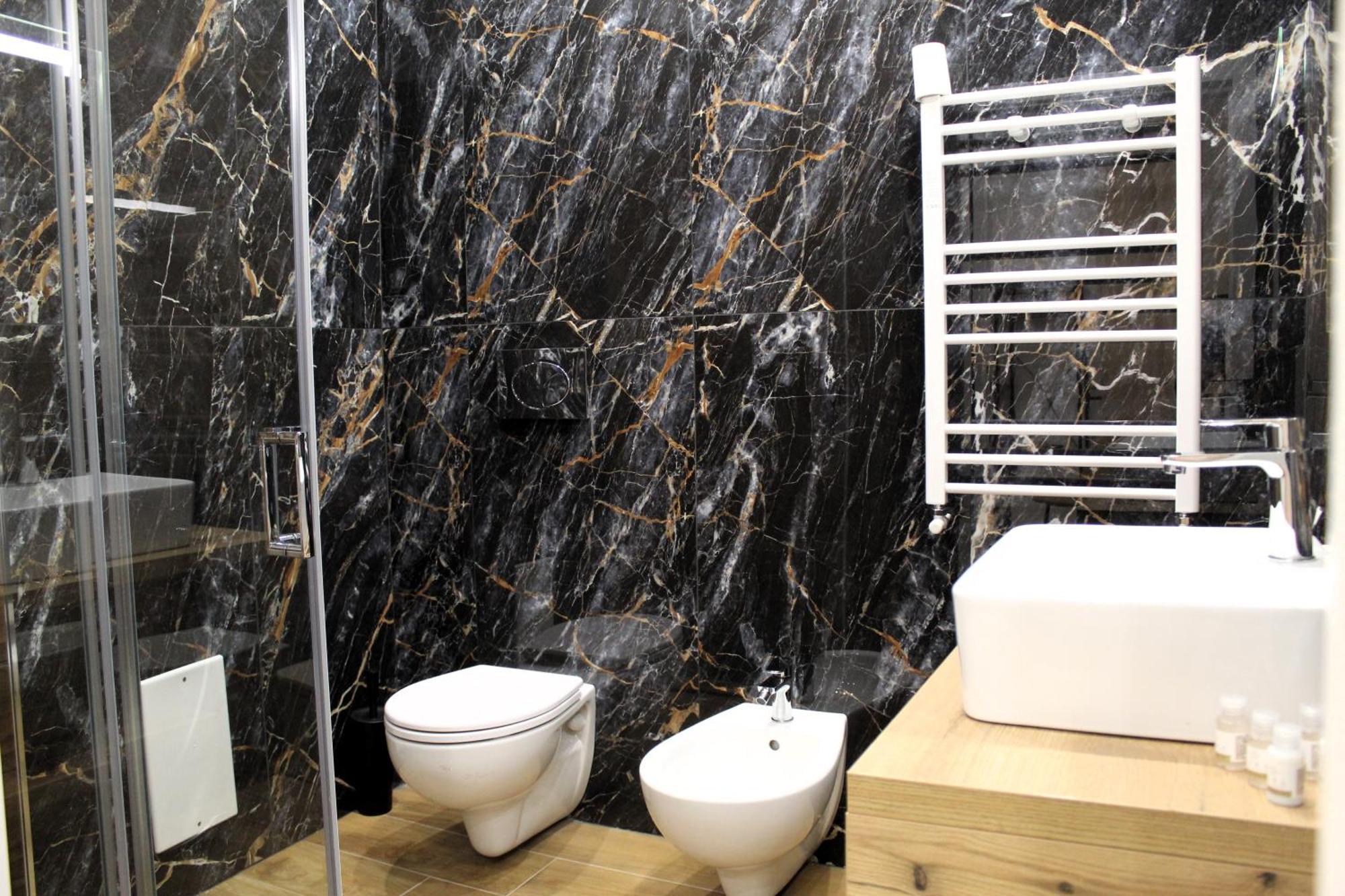 Blackwoody Contemporary Rooms - Napoli Centro Storico Екстер'єр фото