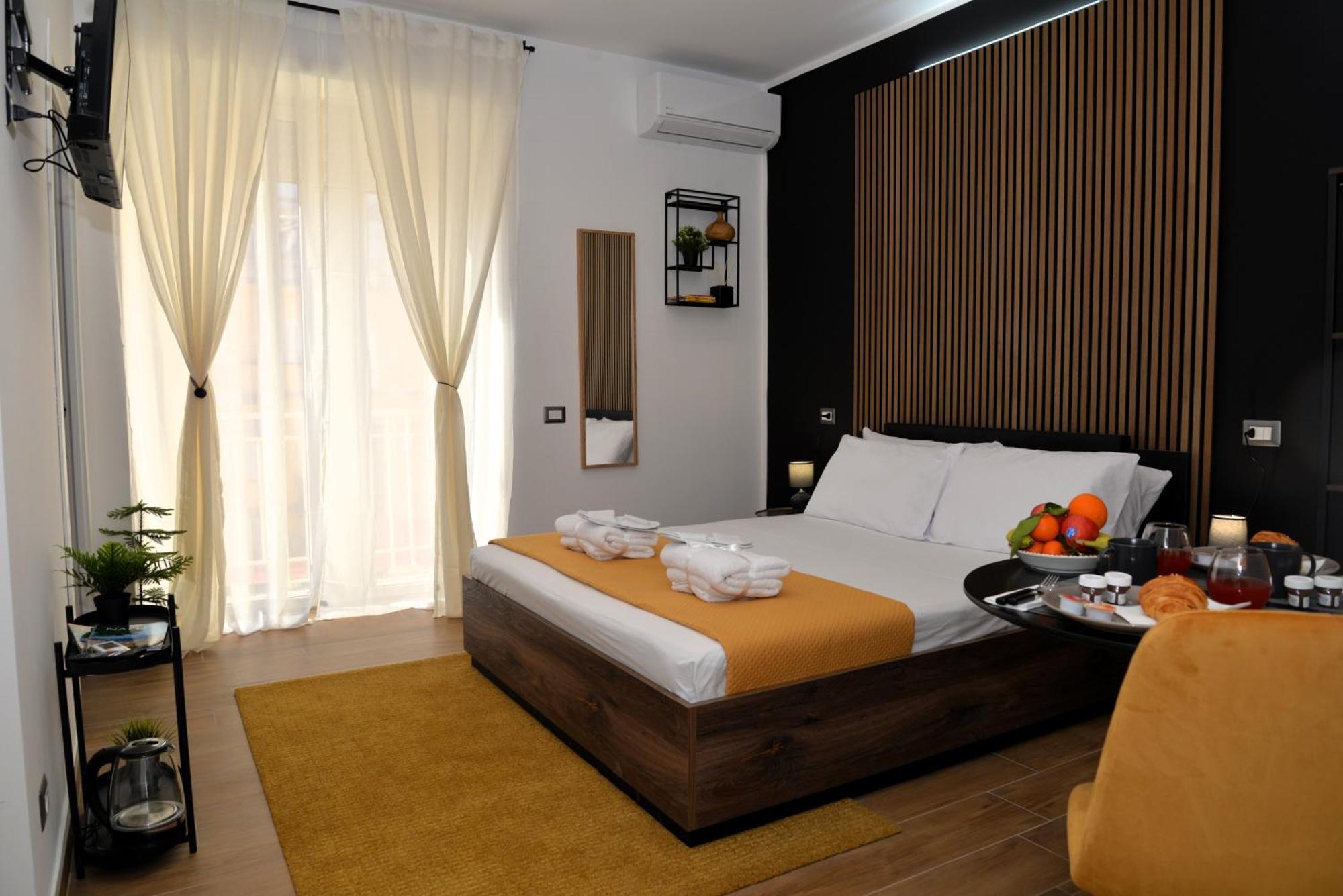 Blackwoody Contemporary Rooms - Napoli Centro Storico Екстер'єр фото