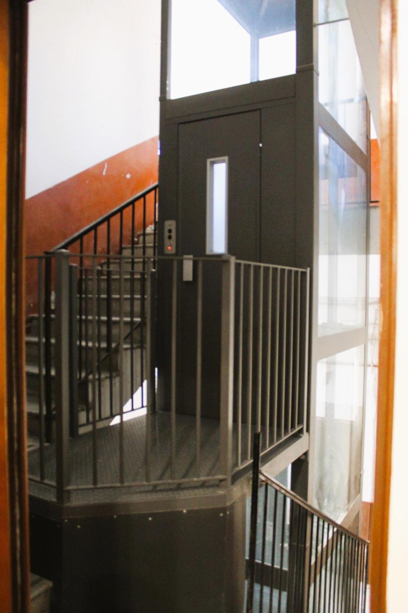 Blackwoody Contemporary Rooms - Napoli Centro Storico Екстер'єр фото